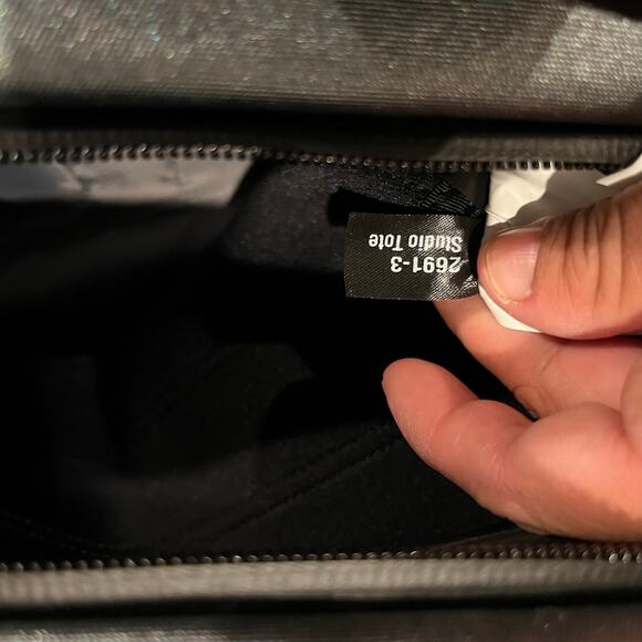 Timbuk2 Studio Tote 2165 Shiny Black Silver Crinkled - Picture 2 of 7